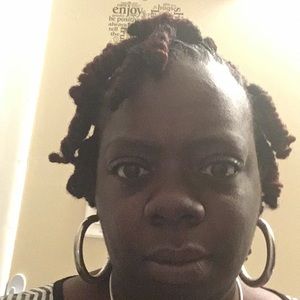 Meet your Posher, Yolanda